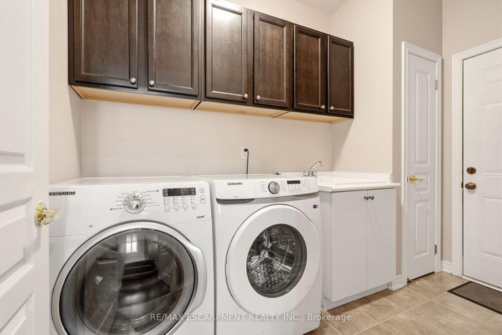 Photo 13 at 3133 Hiram Terrace, GO Glenorchy, Oakville