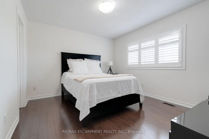 Photo 15 at 3133 Hiram Terrace, GO Glenorchy, Oakville