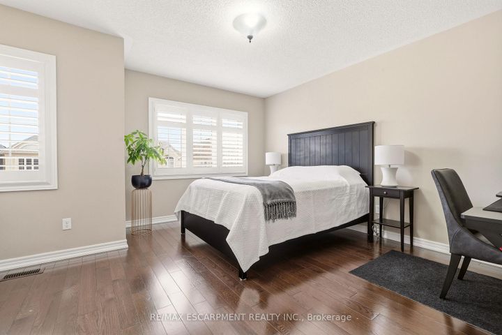 Photo 17 at 3133 Hiram Terrace, GO Glenorchy, Oakville