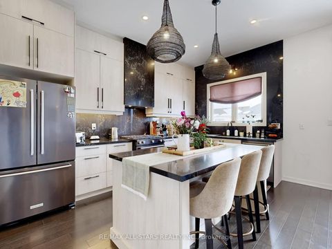 Photo 8 at 98 Church Street, Keswick North, Georgina