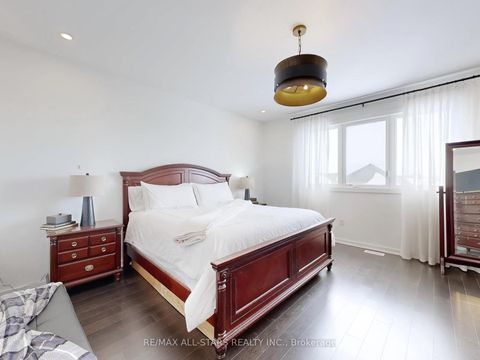 Photo 13 at 98 Church Street, Keswick North, Georgina