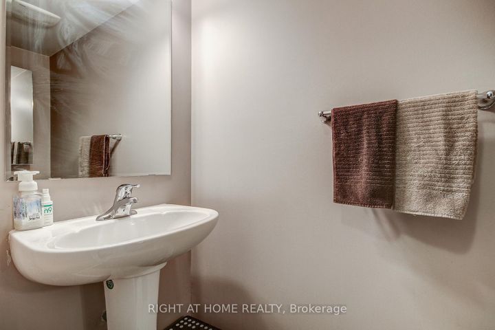 Photo 9 at 30 Killick Road, Northwest Brampton, Brampton