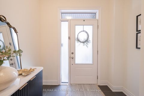 Photo 4 at 12 Griffith Street, Bayview Northeast, Aurora