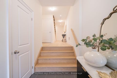 Photo 5 at 12 Griffith Street, Bayview Northeast, Aurora