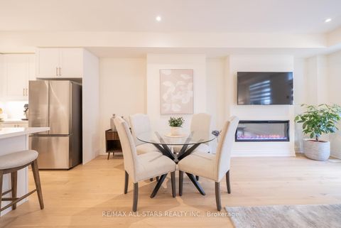 Photo 13 at 12 Griffith Street, Bayview Northeast, Aurora