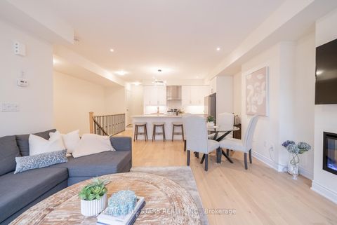 Photo 16 at 12 Griffith Street, Bayview Northeast, Aurora