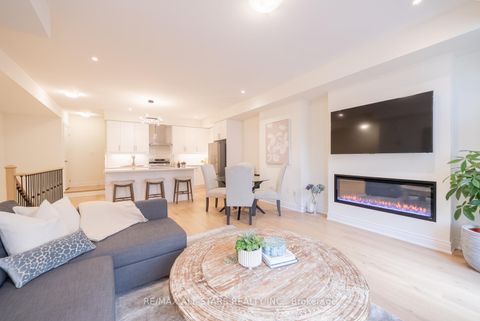 Photo 17 at 12 Griffith Street, Bayview Northeast, Aurora