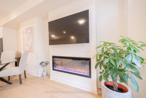 Photo 18 at 12 Griffith Street, Bayview Northeast, Aurora