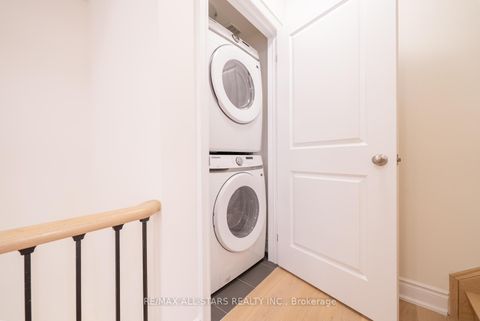 Photo 19 at 12 Griffith Street, Bayview Northeast, Aurora