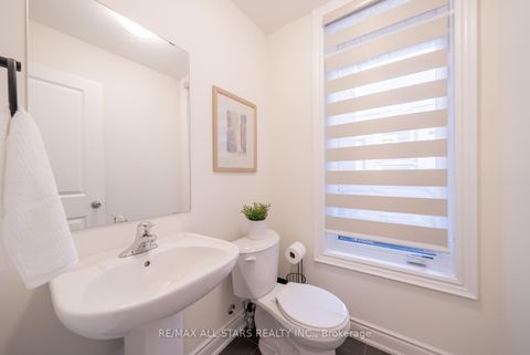 Photo 20 at 12 Griffith Street, Bayview Northeast, Aurora