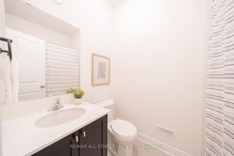 Photo 21 at 12 Griffith Street, Bayview Northeast, Aurora