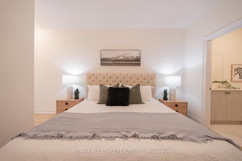 Photo 23 at 12 Griffith Street, Bayview Northeast, Aurora