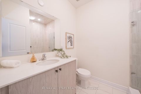 Photo 25 at 12 Griffith Street, Bayview Northeast, Aurora