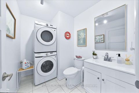 Photo 25 at 165 Clearmeadow Boulevard, Summerhill Estates, Newmarket