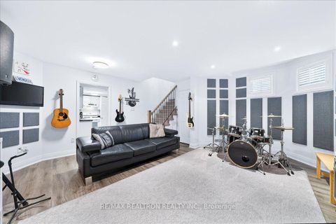 Photo 29 at 165 Clearmeadow Boulevard, Summerhill Estates, Newmarket