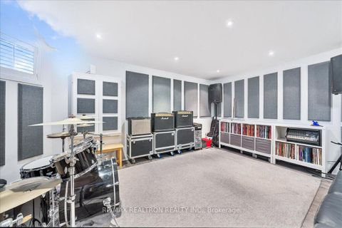 Photo 30 at 165 Clearmeadow Boulevard, Summerhill Estates, Newmarket