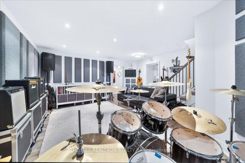 Photo 31 at 165 Clearmeadow Boulevard, Summerhill Estates, Newmarket