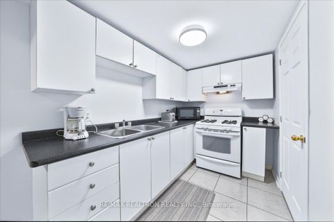 Photo 33 at 165 Clearmeadow Boulevard, Summerhill Estates, Newmarket