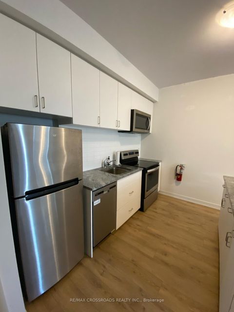 Photo 11 at 15 - 1720 Simcoe Street, Samac, Oshawa