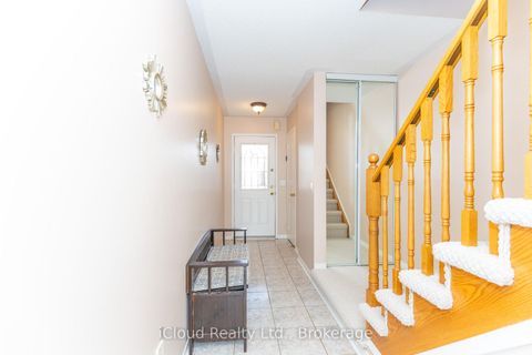 Photo 3 at 3842 Ridgepoint Way, Lisgar, Mississauga