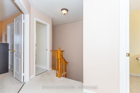 Photo 15 at 3842 Ridgepoint Way, Lisgar, Mississauga