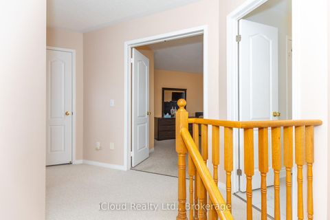Photo 16 at 3842 Ridgepoint Way, Lisgar, Mississauga