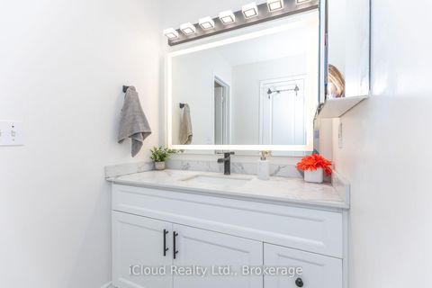 Photo 19 at 3842 Ridgepoint Way, Lisgar, Mississauga