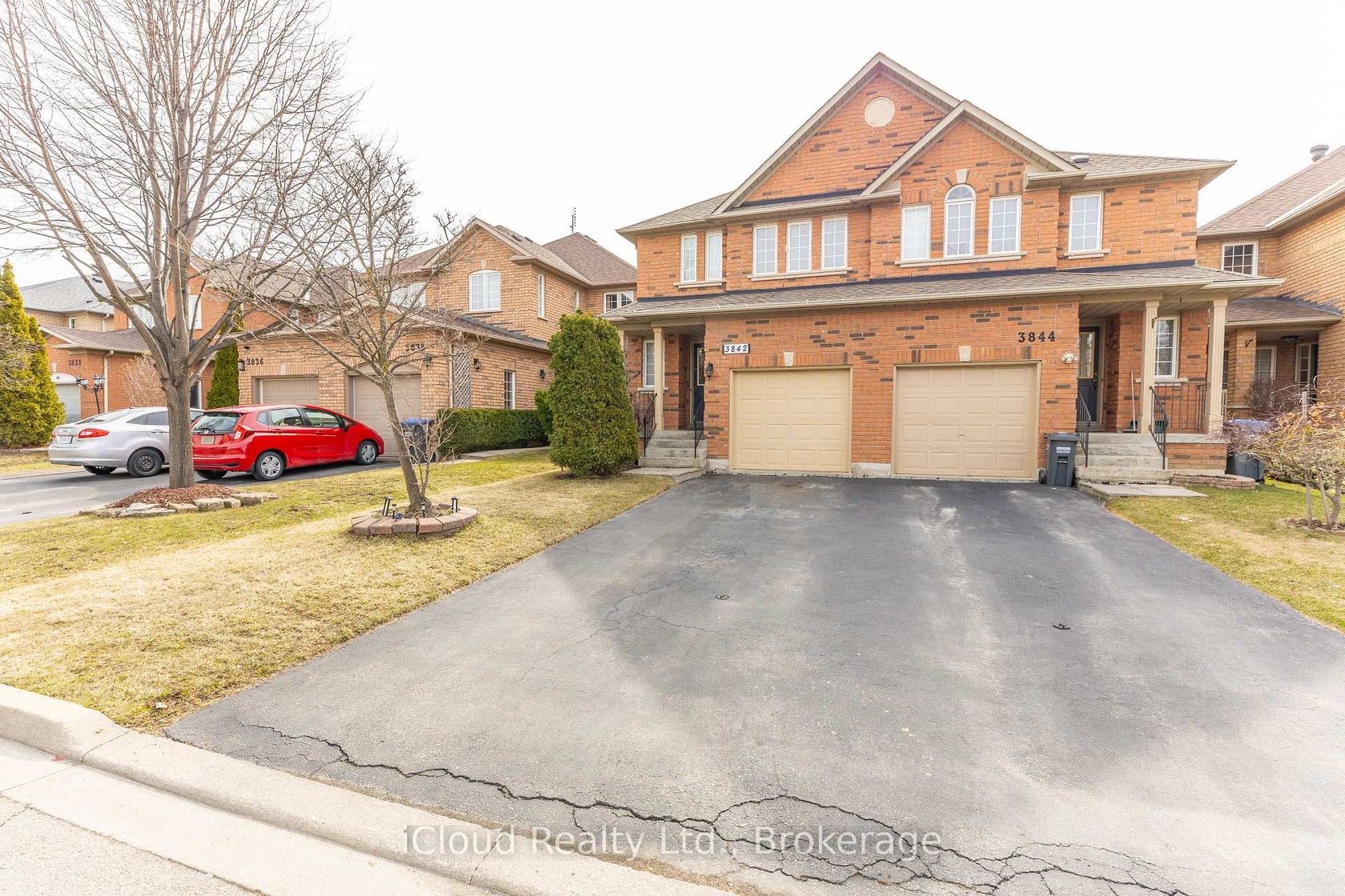 3842 Ridgepoint Way, Lisgar, Mississauga by Loree Meneguzzi Real Estate 3842 Ridgepoint Way, Lisgar, Mississauga