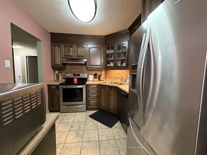 Photo 4 at 1408 - 41 Markbrook Lane, Jamestown, Toronto