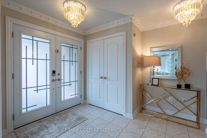 Photo 4 at 1 Sprucelands Avenue, Wellington, Brampton