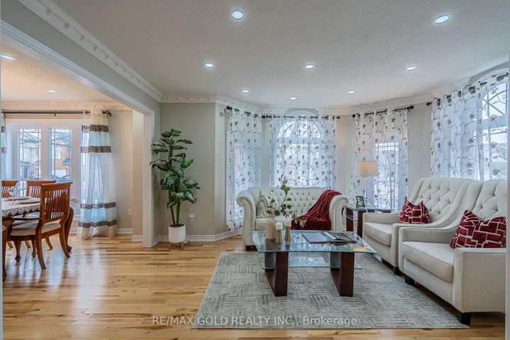 Photo 6 at 1 Sprucelands Avenue, Wellington, Brampton