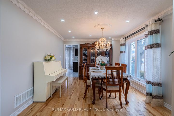 Photo 7 at 1 Sprucelands Avenue, Wellington, Brampton