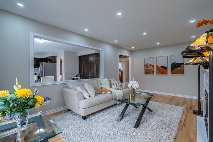 Photo 15 at 1 Sprucelands Avenue, Wellington, Brampton