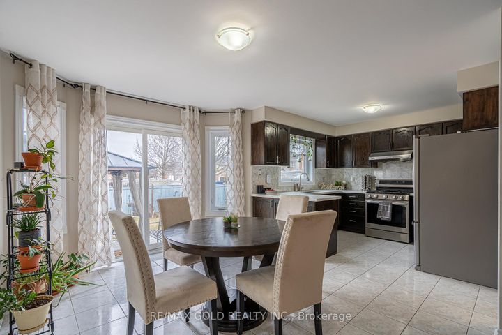 Photo 16 at 1 Sprucelands Avenue, Wellington, Brampton