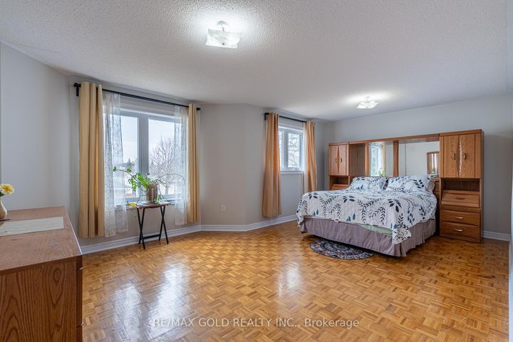 Photo 30 at 1 Sprucelands Avenue, Wellington, Brampton