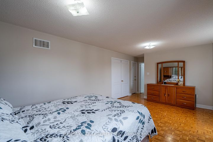 Photo 32 at 1 Sprucelands Avenue, Wellington, Brampton