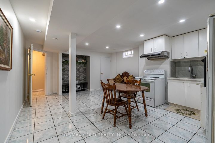 Photo 41 at 1 Sprucelands Avenue, Wellington, Brampton