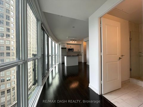 Photo 16 at 1005 - 1 The Esplanade Drive, Waterfront Communities C8, Toronto