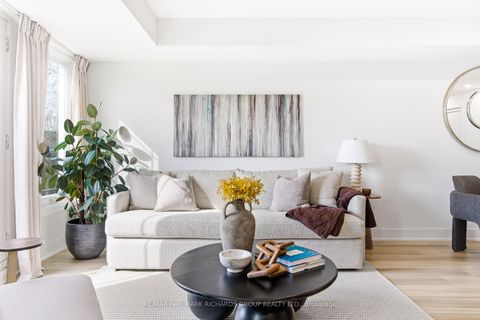 Photo 5 at 8 - 118 Finch Avenue W, Newtonbrook West, Toronto