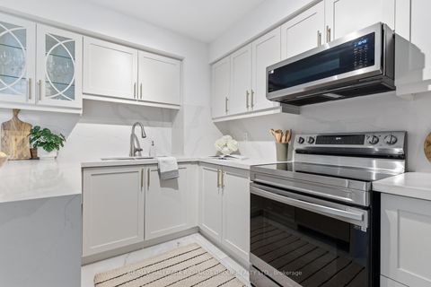 Photo 13 at 8 - 118 Finch Avenue W, Newtonbrook West, Toronto