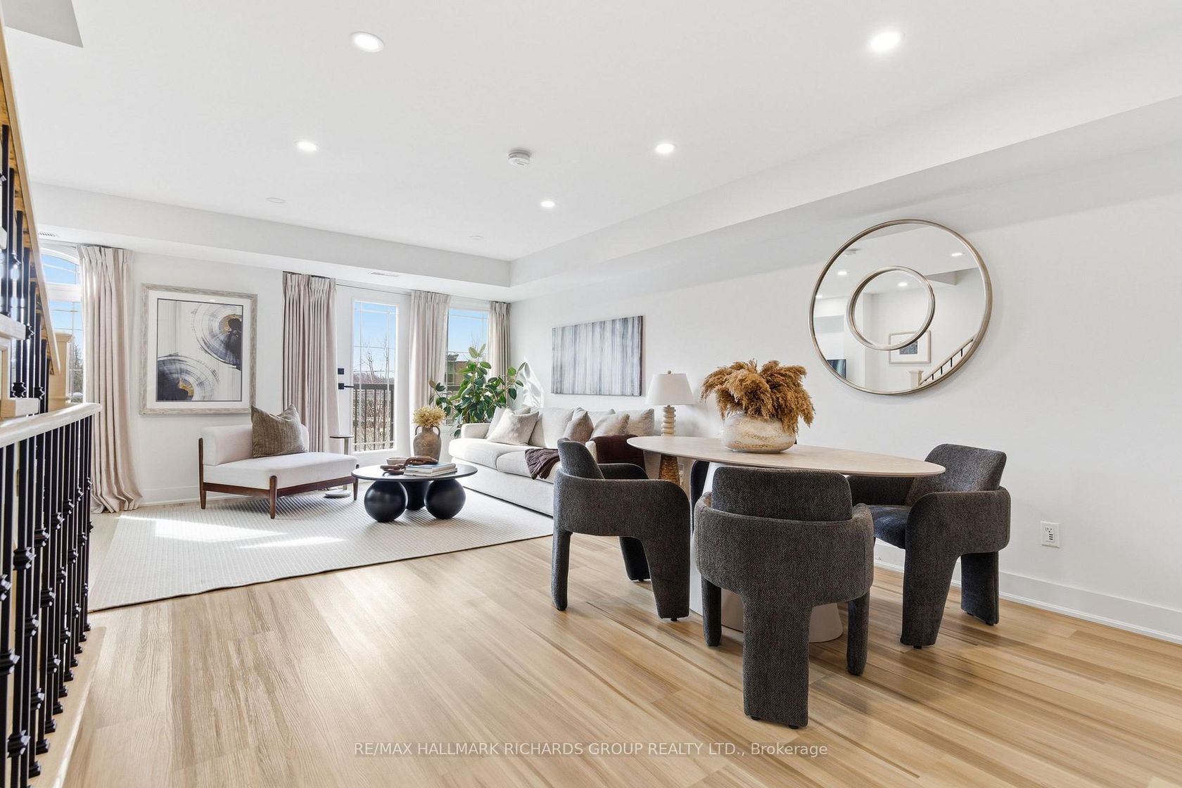 8 - 118 Finch Avenue W, Newtonbrook West, Toronto by Loree Meneguzzi Real Estate 8 - 118 Finch Avenue W, Newtonbrook West, Toronto