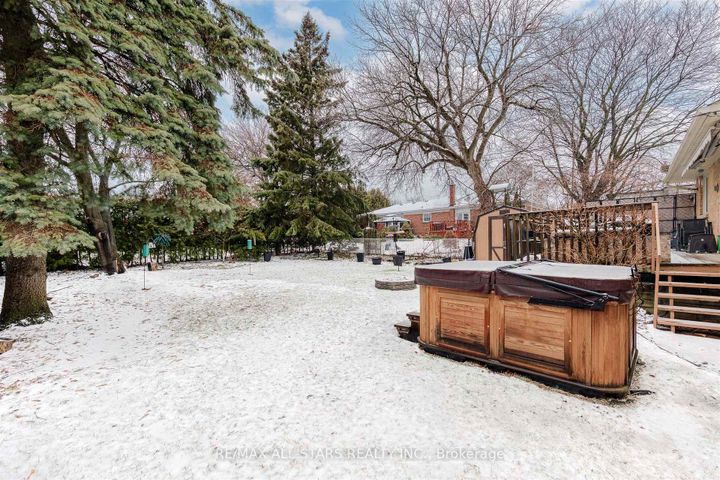 Photo 3 at 872 Law Street, Centennial, Oshawa