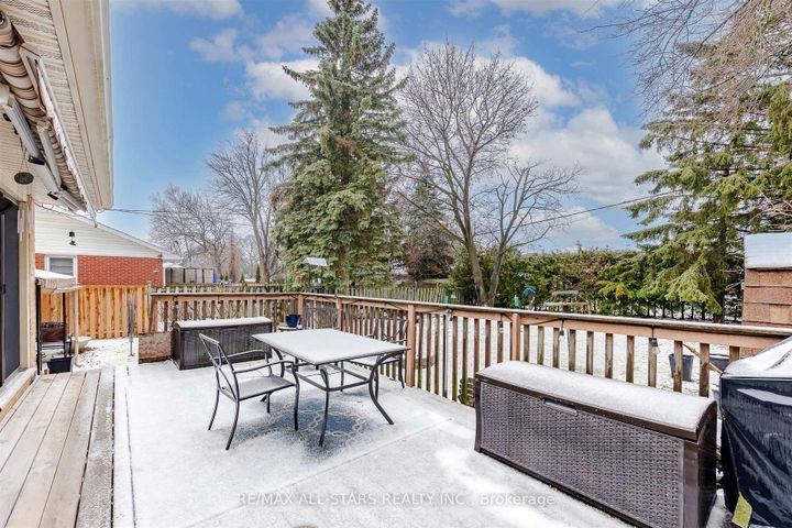 Photo 8 at 872 Law Street, Centennial, Oshawa