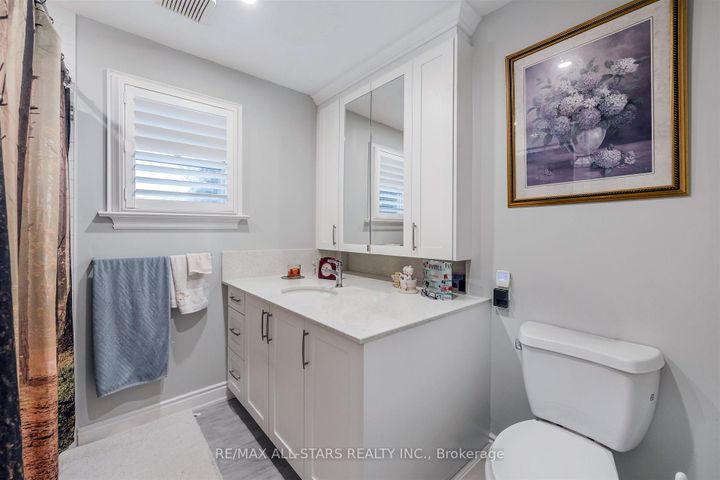 Photo 14 at 872 Law Street, Centennial, Oshawa