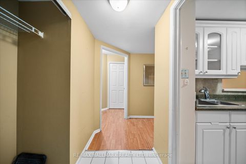 Photo 10 at 703 - 717 Bay Street, Bay Street Corridor, Toronto