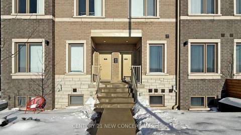 Photo 7 at TH 284 - 140 Honeycrisp Crescent, Vaughan Corporate Centre, Vaughan