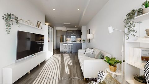 Photo 15 at TH 284 - 140 Honeycrisp Crescent, Vaughan Corporate Centre, Vaughan