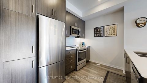 Photo 18 at TH 284 - 140 Honeycrisp Crescent, Vaughan Corporate Centre, Vaughan