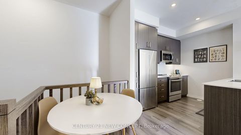 Photo 22 at TH 284 - 140 Honeycrisp Crescent, Vaughan Corporate Centre, Vaughan