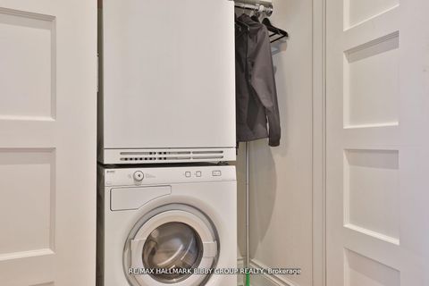 Photo 17 at 520 - 22 Leader Lane, Yonge Corridor, Toronto